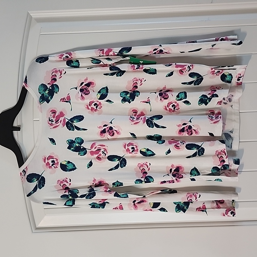 Long-sleeved X Back Floral T-Shirt size M 8/10